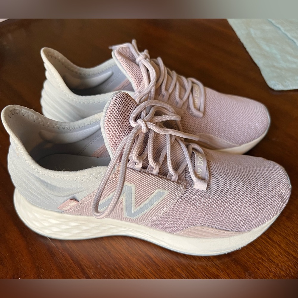 New Balance Fresh Foam ROAV running sneaker.